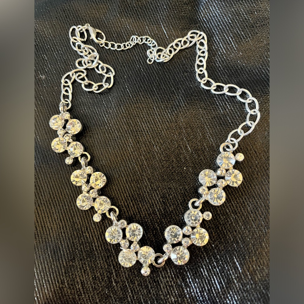 Beautiful Rhinestone necklace 22”